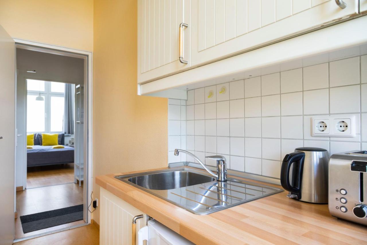 Central +3Br +Big Living Room Next To U-Station Berlin Bagian luar foto